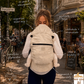 Calme Calin ergonomische Babytrage aus Leinen – mit integriertem Stillumhang, magnetischen Verschlüssen & breitem Bauchgurt